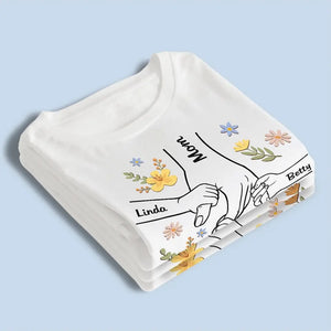Nous sommes nés de l'amour, l'amour est notre maman - T-shirt unisexe personnalisé, sweat à capuche, sweat-shirt - Fête des mères, cadeau pour maman, grand-mère