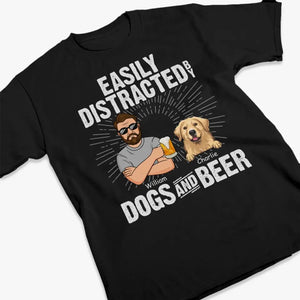 Facilement distrait par les chiens et la bière - T-shirt unisexe personnalisé pour chien, sweat à capuche, sweat-shirt - Fête des Pères, cadeau pour les propriétaires d'animaux et les amoureux des animaux