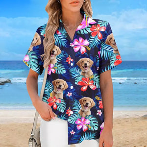Photo personnalisée « C'est l'été et l'heure de la promenade » - T-shirt hawaïen tropical unisexe personnalisé pour chien et chat - Cadeau de vacances d'été, cadeau pour propriétaires d'animaux, amoureux des animaux