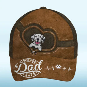 La vie est meilleure avec une queue qui remue à mes côtés - Casquette personnalisée pour chien et chat, casquette classique à imprimé intégral - Fête des pères, cadeau pour les propriétaires d'animaux et les amoureux des animaux