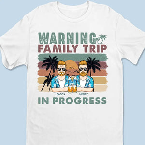 Attention, voyage en famille en cours ! T-shirt, sweat à capuche et sweat-shirt unisexe personnalisé pour la famille ! Cadeau de vacances d'été pour les membres de la famille