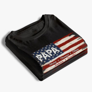 T-shirt et sweat à capuche unisexe personnalisé avec drapeau américain – Cadeaux d'anniversaire personnalisés pour papa et grand-père pour le 4 juillet – Toujours fier d'être américain