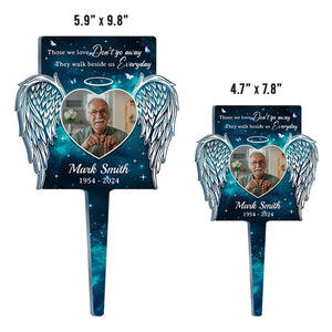 Photo personnalisée « Ceux que nous aimons ne partent pas » - Piquet de jardin en acrylique personnalisé de style vitrail - Cadeau de condoléances pour les membres de la famille