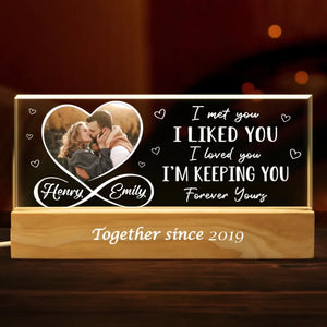 Photo personnalisée « L'amour triomphe de tout » – Veilleuse LED 3D en acrylique avec lettres personnalisées pour couple – Cadeau pour mari et femme, anniversaire