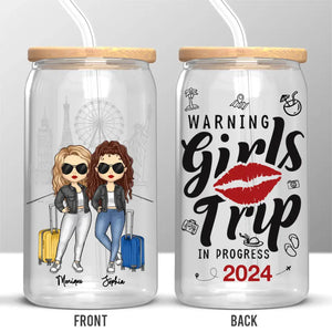 Attention ! Voyage entre filles en cours ! Tasse en verre personnalisée, tasse à café glacé ! Cadeau de vacances d'été pour meilleures amies, meilleures amies, sœurs