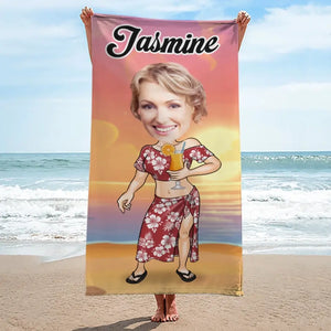 Serviette de plage personnalisée avec photo « Sauvage, pieds nus et libre » – Cadeau pour les vacances d'été, un anniversaire, une fête à la piscine, pour mari, femme et famille.