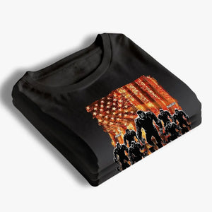 Papa Bigfoot comme un papa normal mais plus accroupi - T-shirt unisexe personnalisé pour la famille, sweat à capuche, sweat-shirt - Cadeau pour papa, grand-père