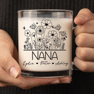 Fleurissez dans l'affection sans bornes d'une grand-mère - Tasse en verre personnalisée pour la famille - Cadeau pour maman, grand-mère