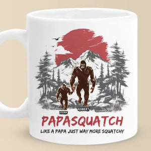 Quand la lune brille, Bigfoot Papa se lève - Tasse personnalisée familiale - Cadeau pour papa, grand-père