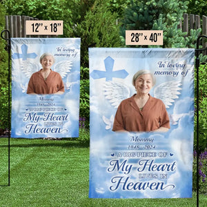 Photo personnalisée Un gros morceau de mon cœur vit au paradis - Drapeau personnalisé commémoratif - Cadeau de condoléances pour les membres de la famille