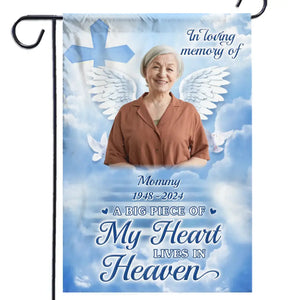 Photo personnalisée Un gros morceau de mon cœur vit au paradis - Drapeau personnalisé commémoratif - Cadeau de condoléances pour les membres de la famille