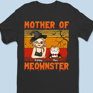 T-shirt, sweat à capuche et sweat-shirt unisexe personnalisé « Mother Of Meownsters » avec chat ; cadeau d'Halloween pour les propriétaires et les amoureux des animaux.