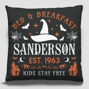 Là où les plaisirs effrayants et les doux rêves se rencontrent - Coussin personnalisé pour la famille - Cadeau d'Halloween pour les membres de la famille