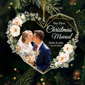 Photo personnalisée Notre amour rend ce premier Noël inoubliable - Ornement personnalisé pour couple - Forme personnalisée en acrylique - Cadeau de Noël pour mari et femme, anniversaire, premier Noël