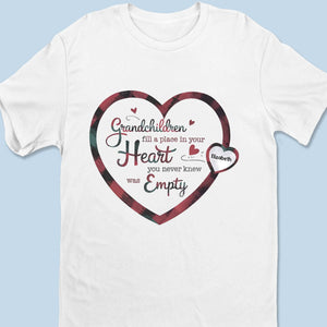 T-shirt unisexe personnalisé « Pour toujours dans le cœur de grand-mère » - Cadeau pour grand-mère, grand-père, petit-enfant