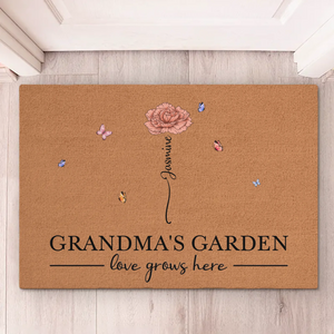 Un jardin d'amour pousse dans le cœur d'une grand-mère - Tapis décoratif personnalisé pour la maison - Cadeau de Noël, cadeau de pendaison de crémaillère pour grand-mère et grands-parents