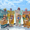 Serviette de plage personnalisée « Just A Girl Who Needs Vitamin Sea » – Cadeau de vacances d'été, cadeau d'anniversaire pour les meilleures amies, les meilleures amies et les sœurs