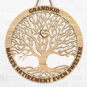 Un petit-enfant rend la retraite encore plus douce ! Panneau en bois personnalisé ! Cadeau pour maman et grand-mère