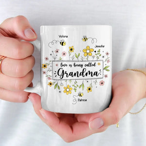 Tout le monde a besoin d'une maison pour vivre - Mug personnalisé pour la famille - Fête des Mères, cadeau pour maman, grand-mère