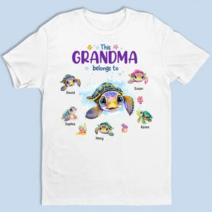 Cette grand-mère nous appartient - T-shirt unisexe personnalisé, sweat à capuche, sweat-shirt - Cadeau de fête des mères, d'anniversaire pour grand-mère, maman