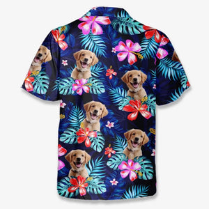 Photo personnalisée « C'est l'été et l'heure de la promenade » - T-shirt hawaïen tropical unisexe personnalisé pour chien et chat - Cadeau de vacances d'été, cadeau pour propriétaires d'animaux, amoureux des animaux