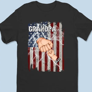 Ce grand-père génial appartient à - T-shirt unisexe personnalisé, sweat à capuche, sweat-shirt - 4 juillet, fête des pères, cadeau pour papa, grand-père