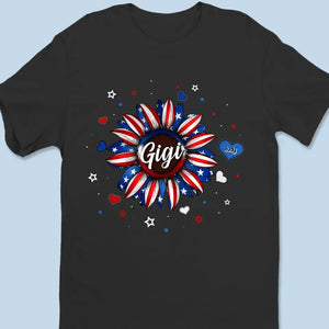 L'amour le plus parfait est celui entre une mère et son enfant - T-shirt unisexe personnalisé, sweat à capuche, sweat-shirt - 4 juillet, cadeau pour maman, grand-mère