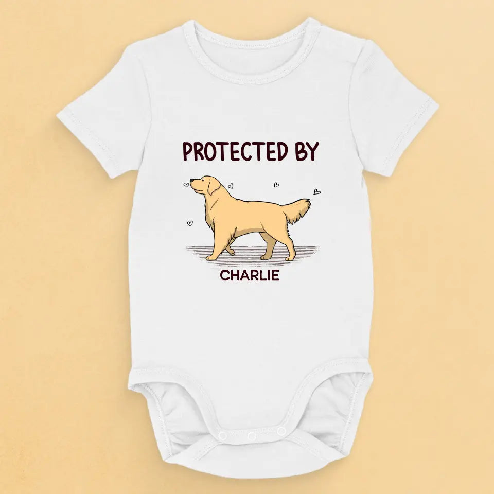 Protégé par le fidèle gardien - Body bébé personnalisé avec chien - Cadeau de naissance, cadeau pour les propriétaires d'animaux et les amoureux des animaux