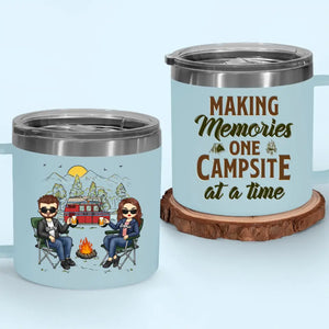Mari et femme, partenaires de camping pour la vie - Gobelet de camping personnalisé en acier inoxydable de 14 oz avec poignée - Cadeau pour couple, mari et femme, amoureux du camping
