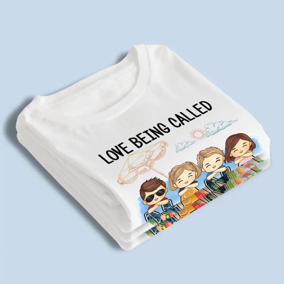 Une grand-mère est à la fois une épée et un bouclier - T-shirt, sweat à capuche et sweat-shirt unisexe personnalisé pour la famille - Cadeau pour grand-mère