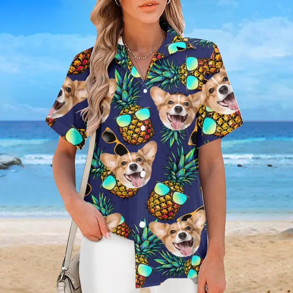 T-shirt hawaïen unisexe personnalisé avec photo tropicale « Tropic Like It's Hot » pour chien et chat - Cadeau idéal pour les vacances d'été, les propriétaires d'animaux et les amoureux des animaux.