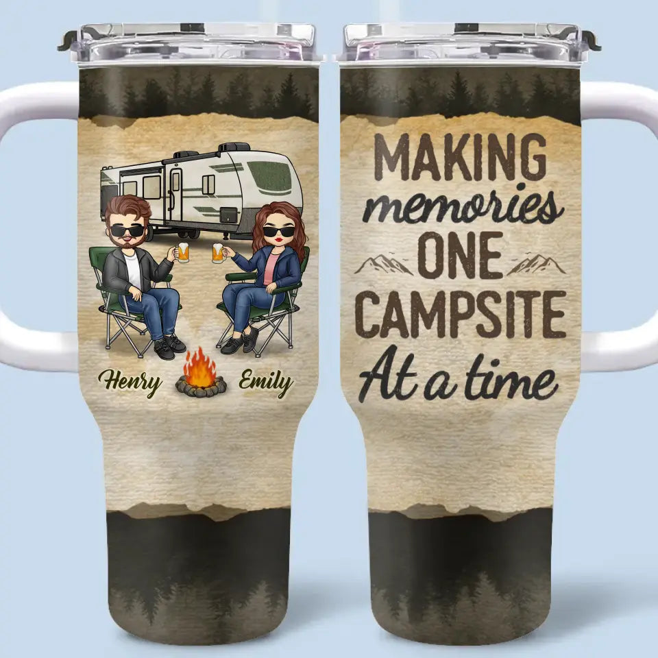 Toi et moi, partenaires de camping pour la vie - Gobelet personnalisé en acier inoxydable de 1 134 ml avec poignée - Cadeau pour mari et femme, amoureux du camping
