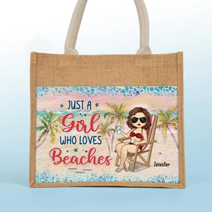 Juste une fille qui aime la plage - Sacs fourre-tout personnalisés, sacs fourre-tout en jute, sacs de plage - Cadeau pour meilleures amies, meilleures amies, sœurs