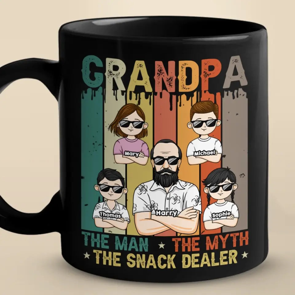 L'Homme, le Mythe, le Marchand de Snacks - Mug noir personnalisé pour la famille - Cadeau pour papa, grand-père
