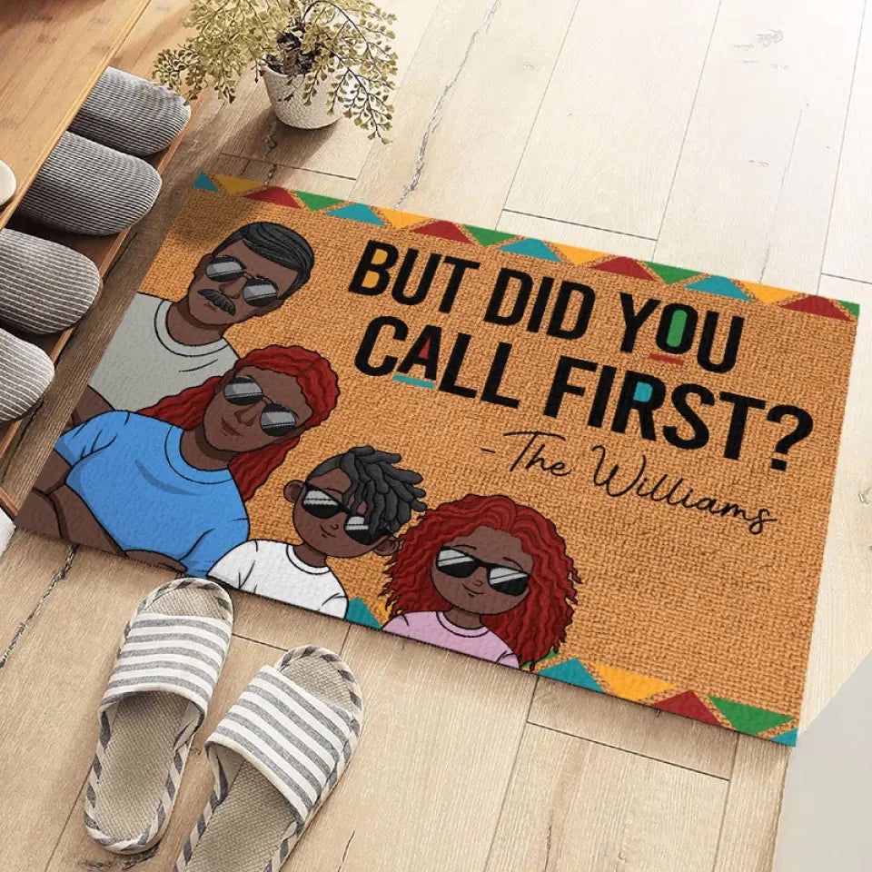 Notre famille a l'air cool - Tapis décoratif personnalisé pour la maison - Cadeau de pendaison de crémaillère pour les membres de la famille