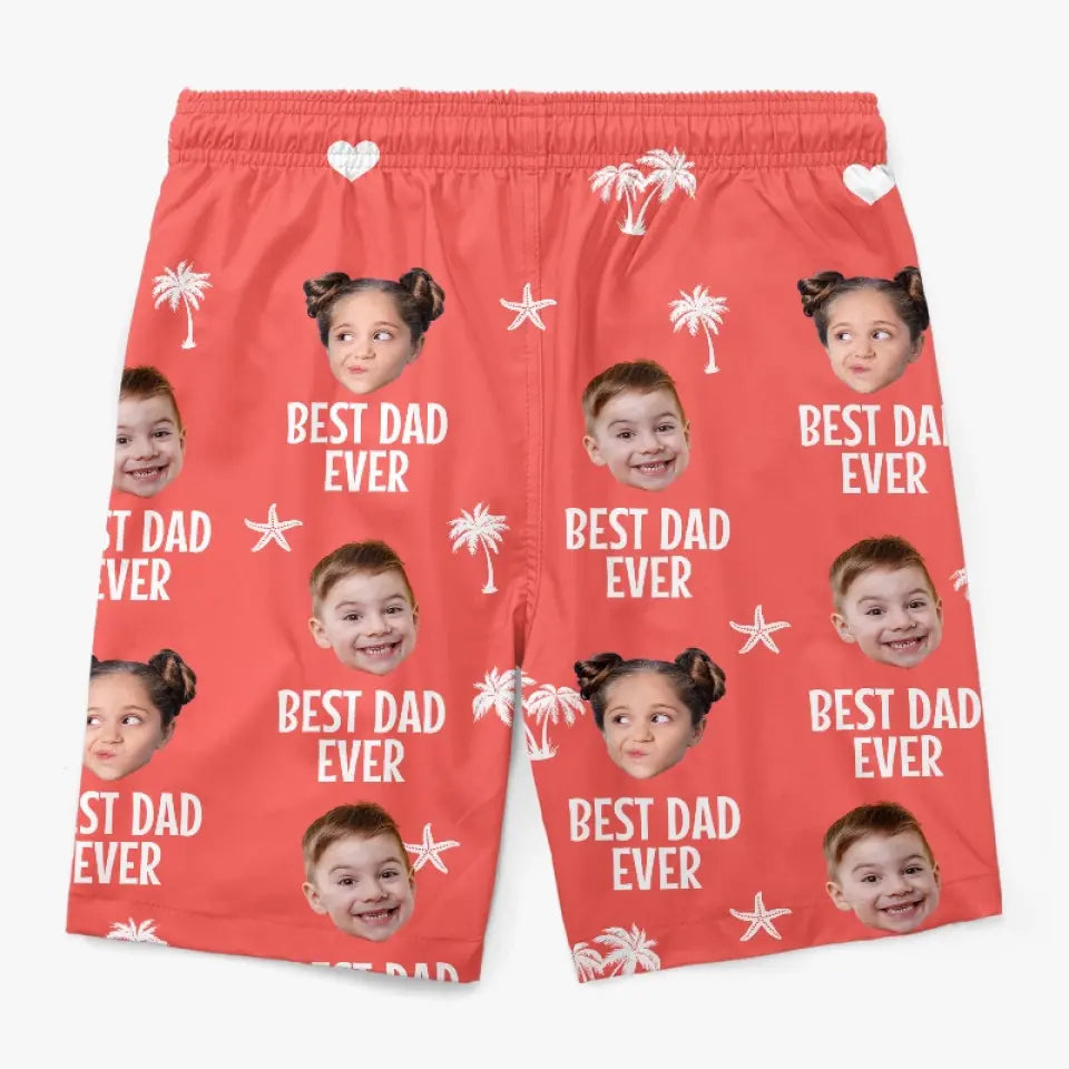 Photo personnalisée Bravant de nouveaux mondes en famille - Short de plage hawaïen tropical Aloha personnalisé pour hommes - Cadeau de vacances d'été pour papa et grand-père