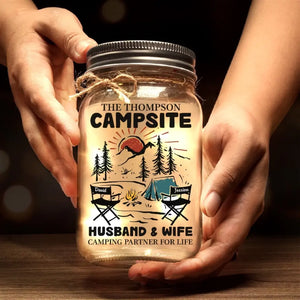 Créez des souvenirs, un emplacement à la fois ! Lampe de camping personnalisée en pot Mason ! Cadeau pour couple, mari, femme, amoureux du camping.