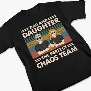 Un père est le premier héros de sa fille - T-shirt, sweat à capuche et sweat-shirt unisexe personnalisé pour la famille - Cadeau pour papa