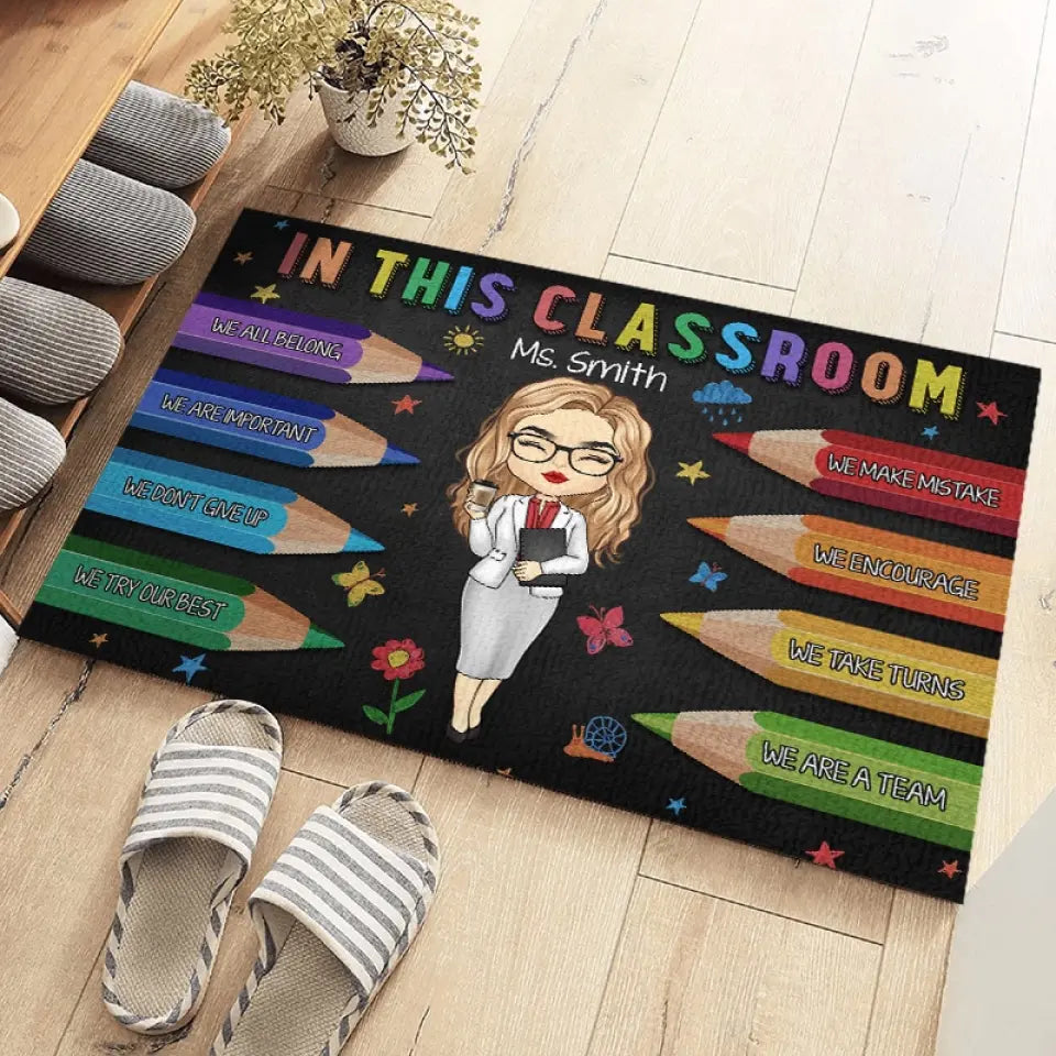 Dans cette classe, nous sommes une équipe - Tapis décoratif personnalisé pour la maison - Cadeau de pendaison de crémaillère pour enseignant