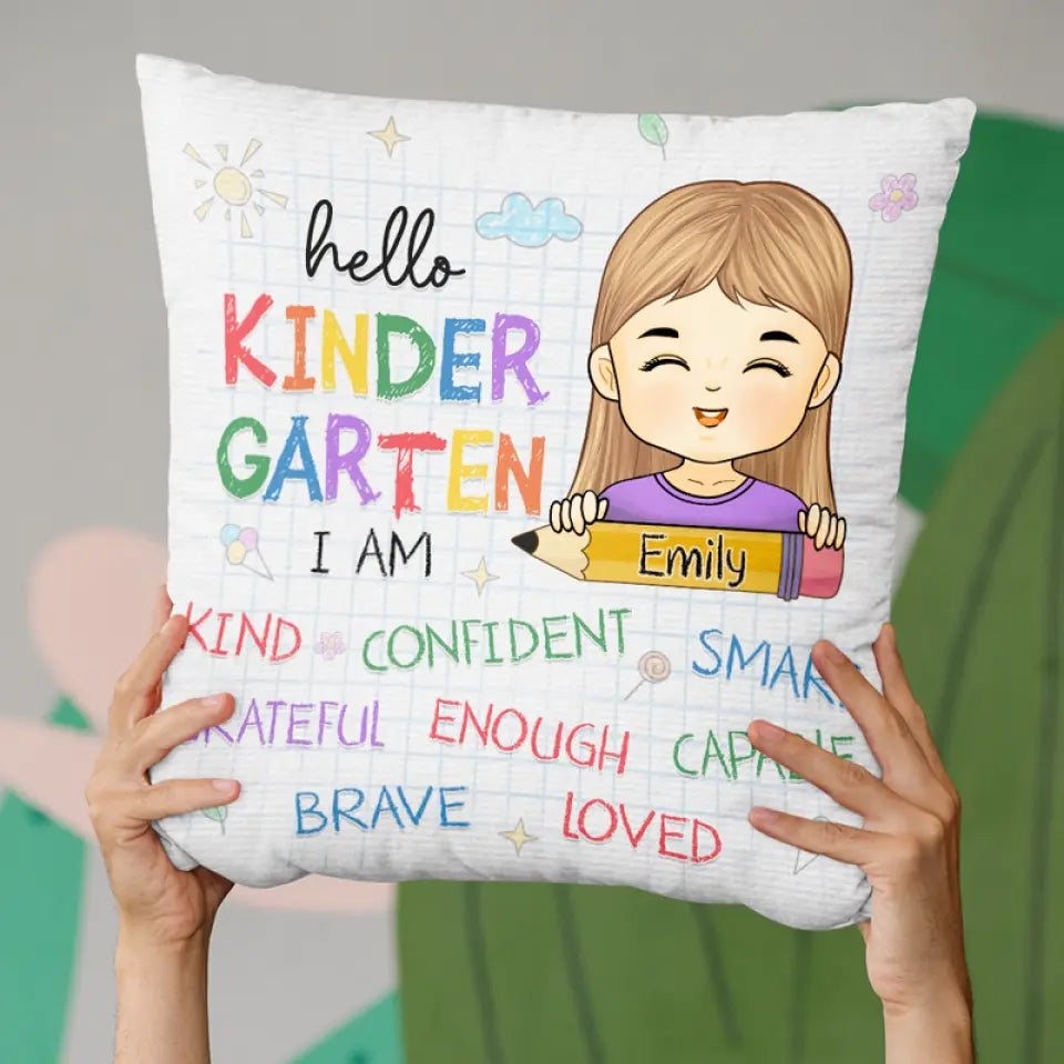 Bonjour, je suis à la maternelle ! Coussin personnalisé pour enfant ! Cadeau pour la rentrée scolaire