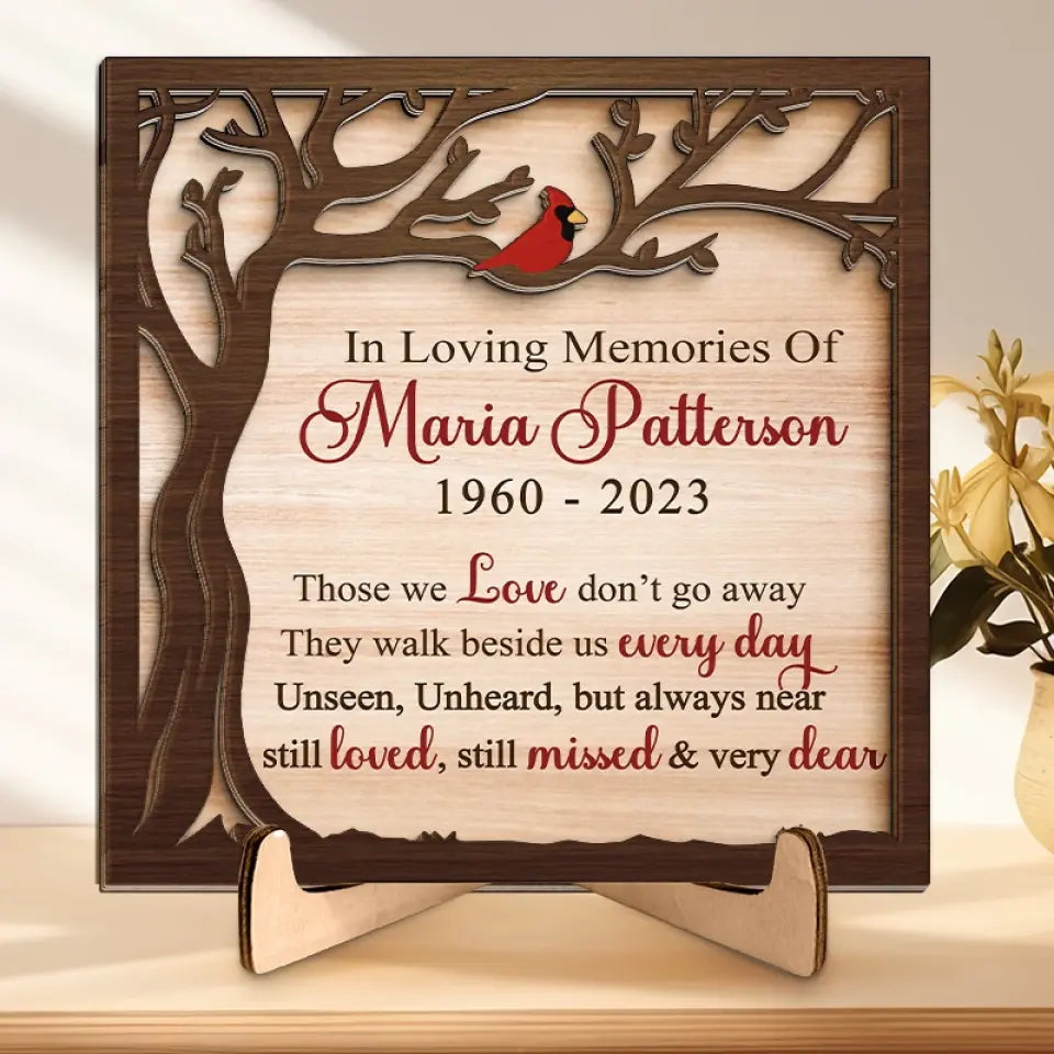 Tu es toujours proche, même loin. - Plaque commémorative personnalisée en bois à deux couches avec support - Cadeau de condoléances pour les proches