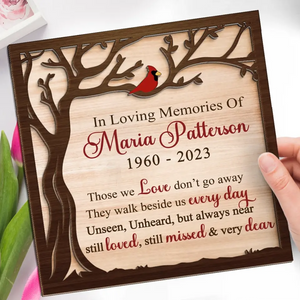 Tu es toujours proche, même loin. - Plaque commémorative personnalisée en bois à deux couches avec support - Cadeau de condoléances pour les proches
