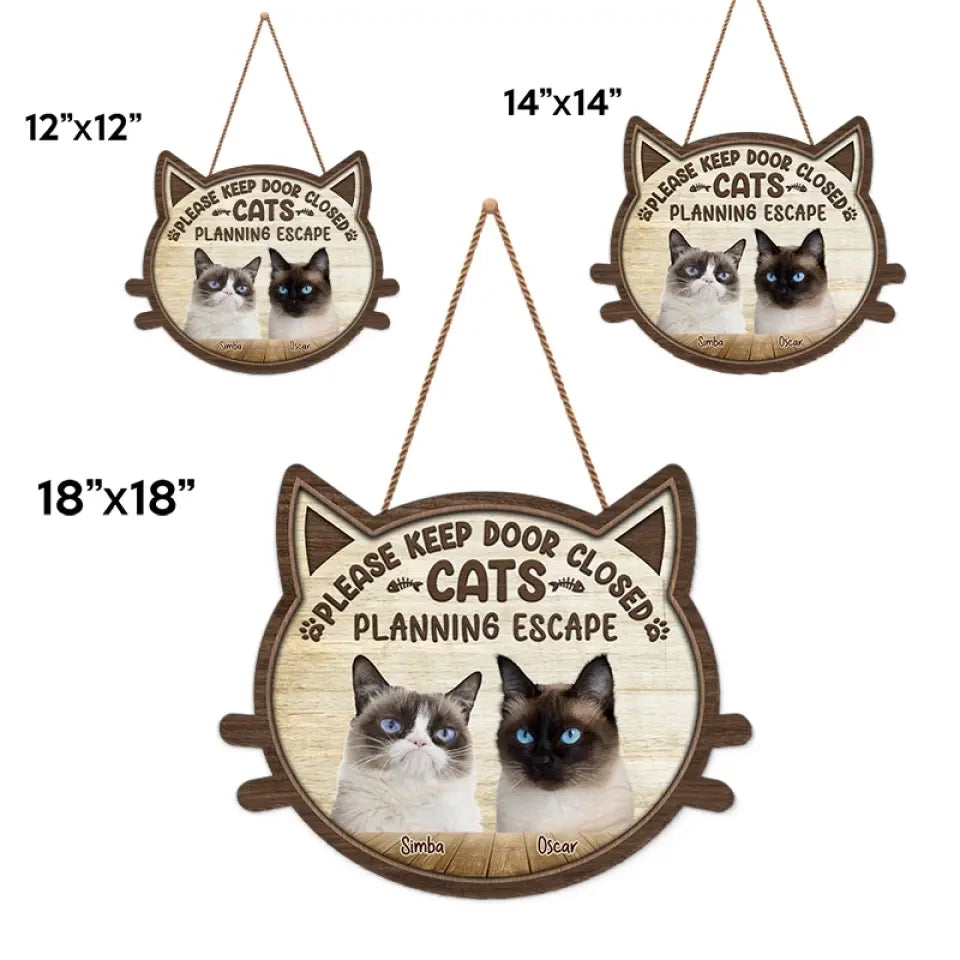 Photo personnalisée d'un chat préparant une évasion - Panneau en bois personnalisé pour décoration d'intérieur - Cadeau de pendaison de crémaillère pour propriétaires et amoureux des animaux