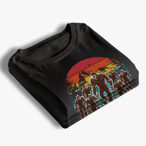 Bigfoot Dad, Heart Of The Wilderness - T-shirt unisexe personnalisé pour la famille, sweat à capuche, cadeau pour papa ou grand-père