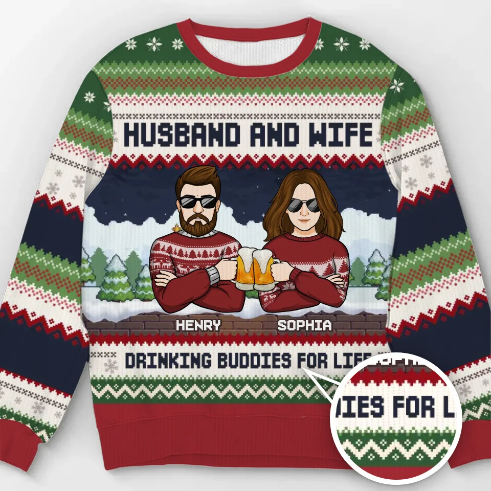 À notre santé et une saison pleine de bonheur - Sweat-shirt moche personnalisé pour couple - Pull en laine unisexe - Cadeau de Noël pour mari et femme, anniversaire