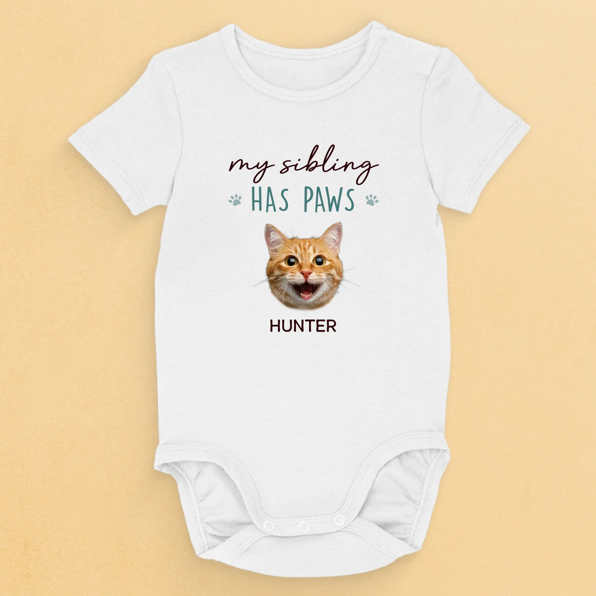 Photo personnalisée « Grandir avec des pattes et des petits rires » - Body bébé personnalisé chien et chat - Cadeau de naissance, cadeau pour propriétaires d'animaux et amoureux des animaux