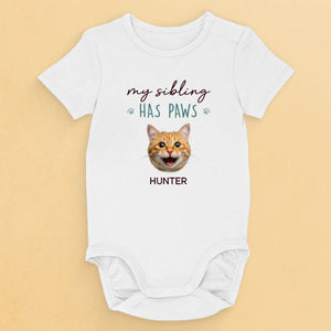 Photo personnalisée « Grandir avec des pattes et des petits rires » - Body bébé personnalisé chien et chat - Cadeau de naissance, cadeau pour propriétaires d'animaux et amoureux des animaux