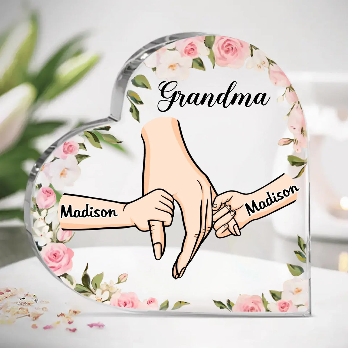 Ses mains sont peut-être petites, mais elles contiennent un monde d'amour - Plaque acrylique personnalisée en forme de cœur pour la famille - Cadeau pour maman, grand-mère