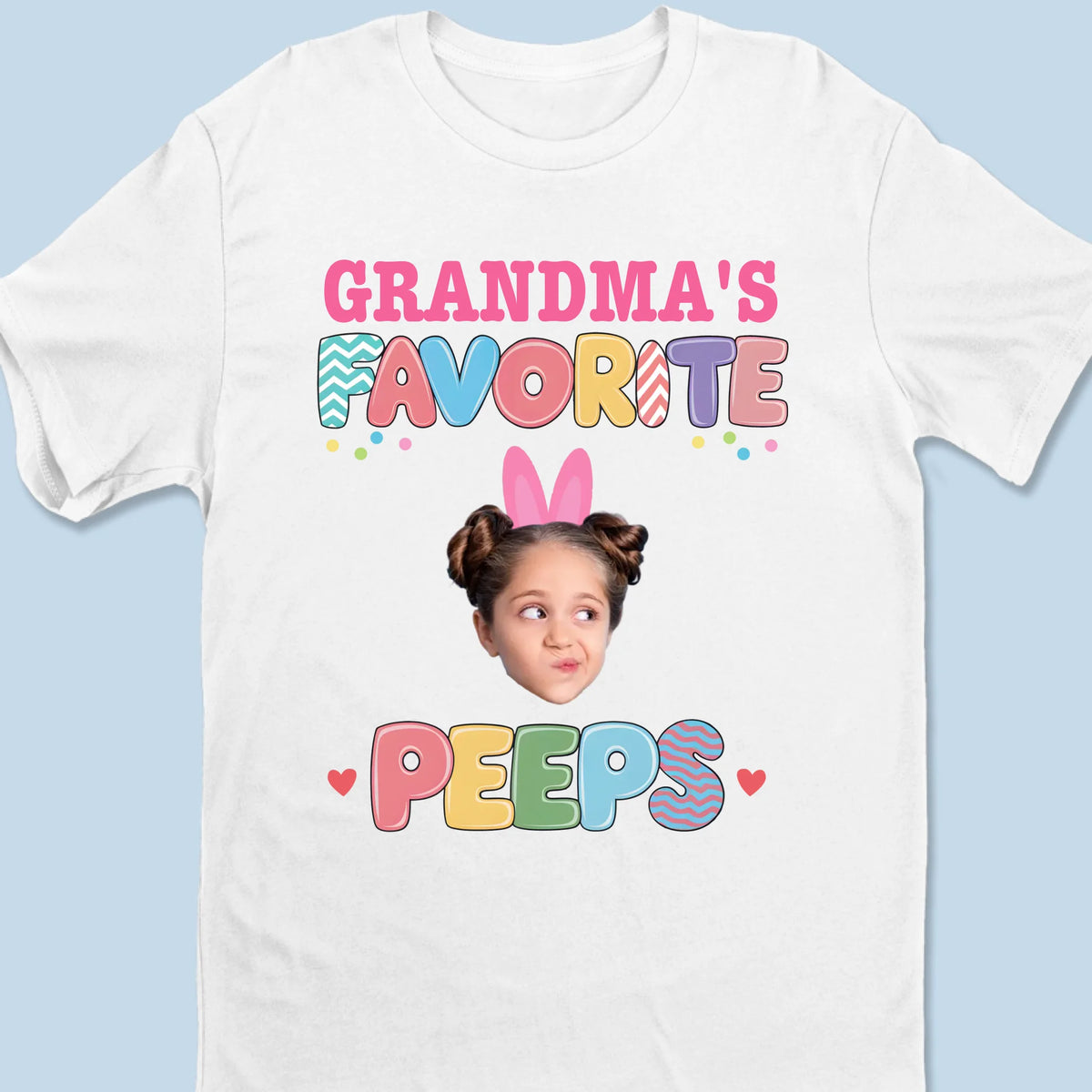 T-shirt personnalisé avec photo de lapin et câlins de la part des amis de grand-mère - T-shirt unisexe personnalisé pour la famille, t-shirt premium, sweat à capuche - Cadeau de Pâques pour maman et grand-mère