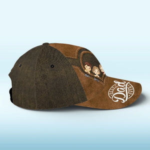 Plus qu'un titre, papa est notre héros - Casquette personnalisée pour la famille, casquette classique à imprimé intégral - Nouveauté, fête des pères, cadeau pour papa, grand-père
